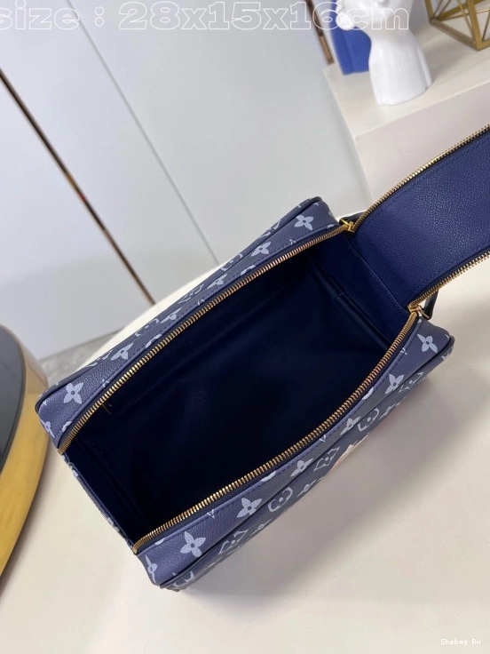 LOUIS DOPP POUCH VUITTON KIT TOILET 0724